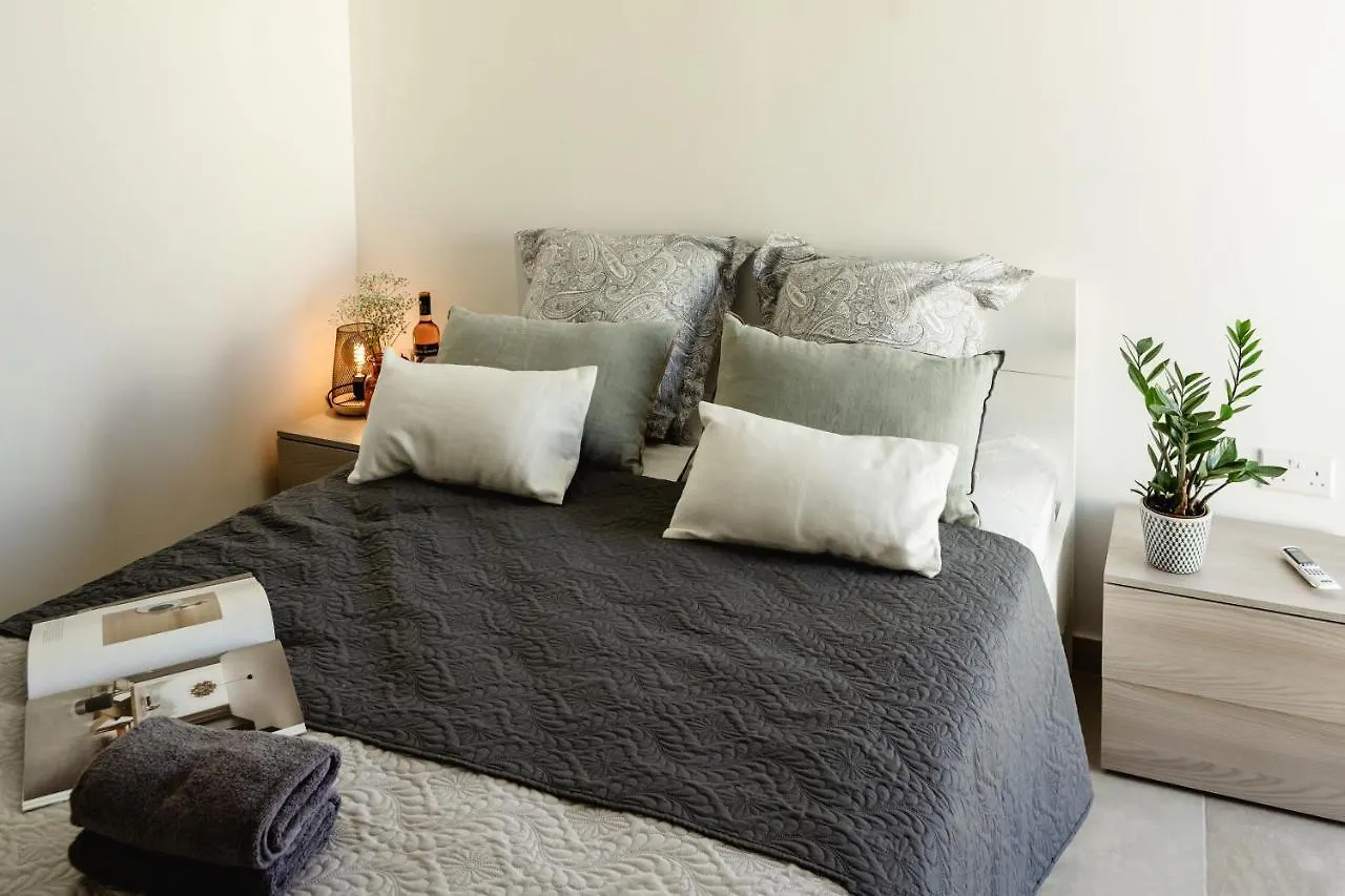 Stylish 2Bdr Unit In Sliema! Near Valletta Ferry! Malta