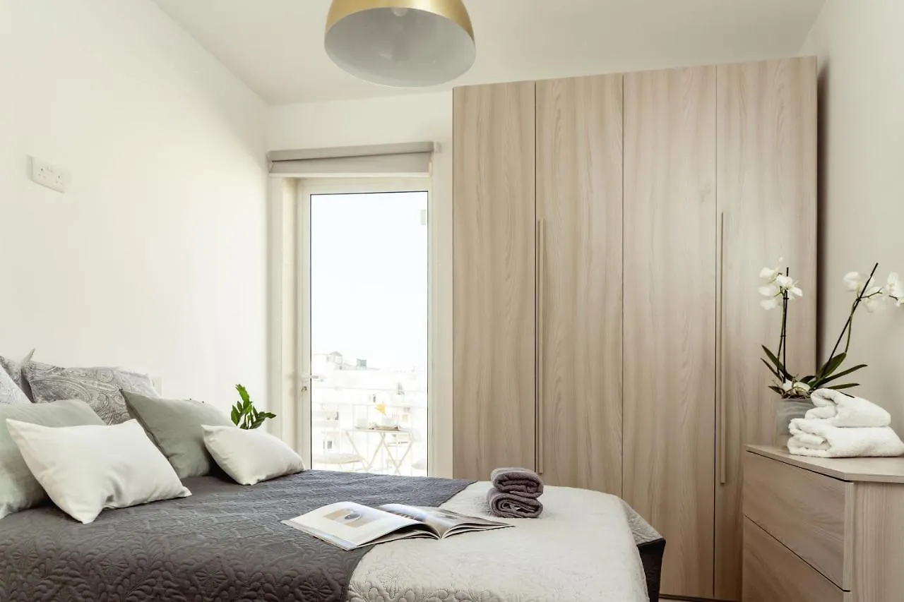 Stylish 2Bdr Unit In Sliema! Near Valletta Ferry! 0*, Sliema Malta