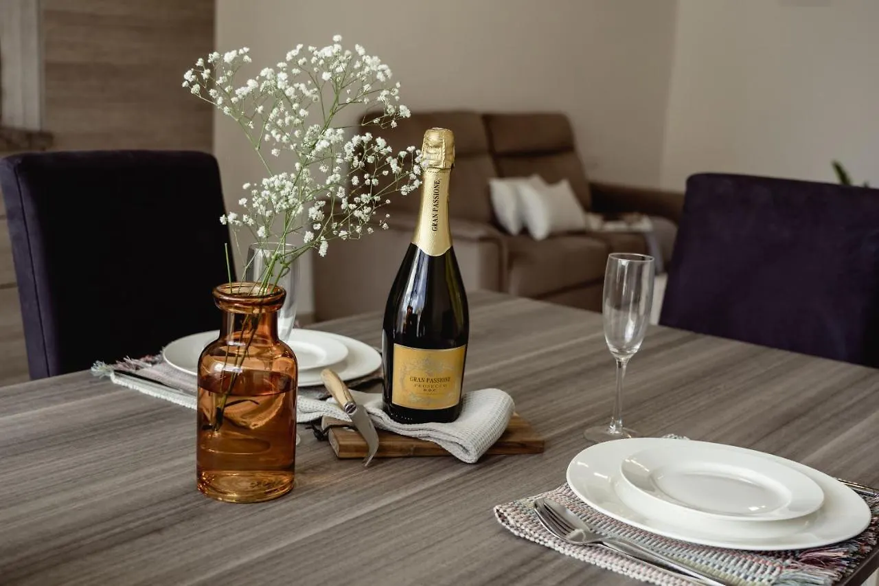Stylish 2Bdr Unit In Sliema! Near Valletta Ferry! Sliema